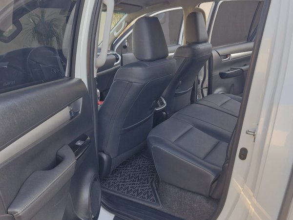Foto 7 - Toyota Hilux SRX 2.8 Turbo Diesel 4x4
