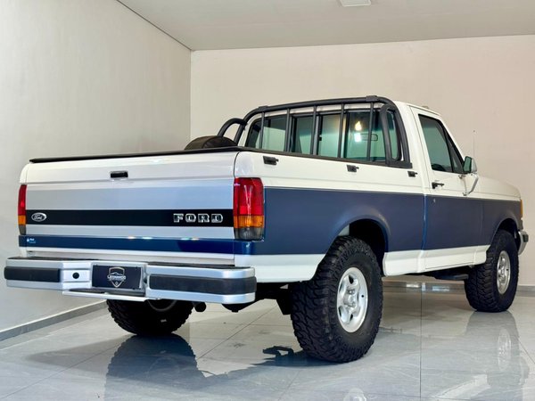 Foto 4 - Ford F1000 Super 3.9 Diesel C.S