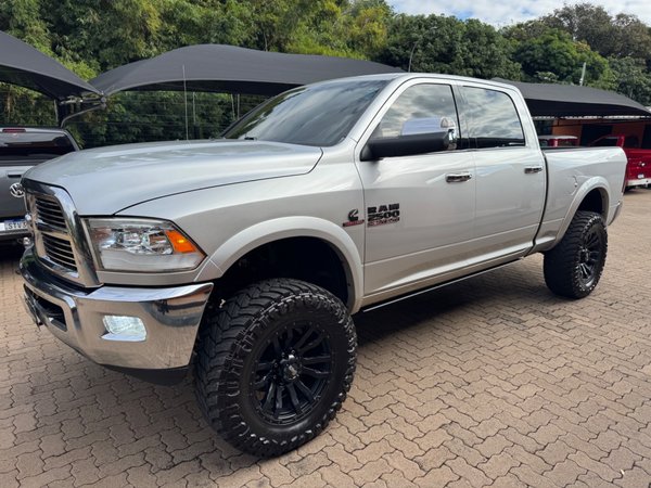 Foto 3 - RAM 2500 Laramie 6.7 Turbo Diesel 4x4