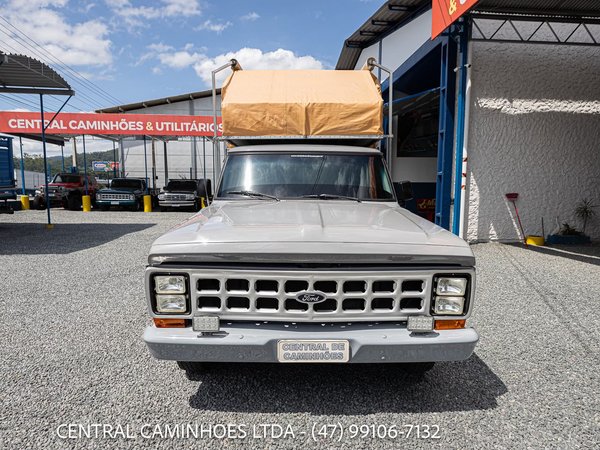 Foto 2 - Ford F1000 3.9 Diesel