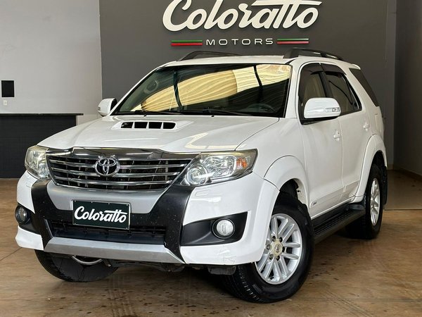 Foto 1 - Toyota Hilux SW4 SRV 3.0 Turbo Diesel 4x4