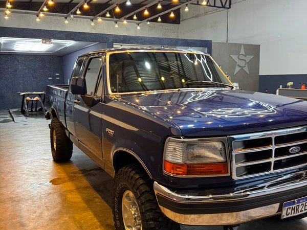 Foto 2 - Ford F1000 XLT Super Cab 4.9i Gasolina 4x2 C.E
