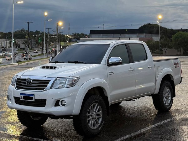 Foto 1 - Toyota Hilux SRV Top 3.0 Turbo Diesel 4x4