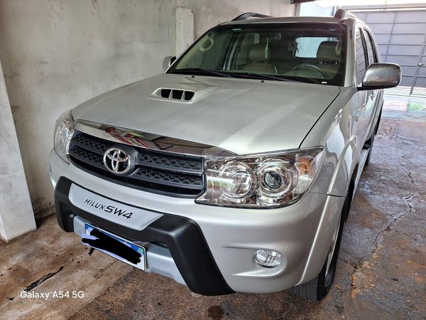 Foto 2 - Toyota Hilux SW4 SRV 3.0 Turbo Diesel 4x4