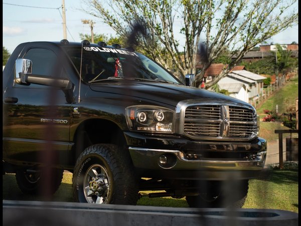 Foto 3 - RAM 2500 SLT 5.9 Turbo Diesel 4x4 C.S