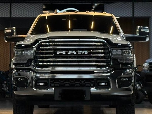 Foto 2 - RAM 3500 Longhorn Limited 6.7 Turbo Diesel 4x4
