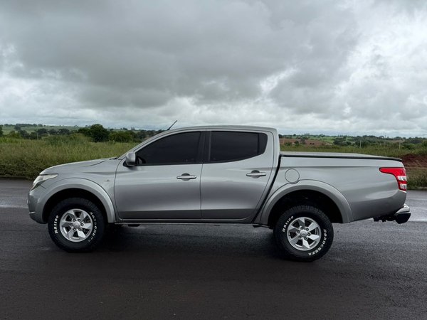 Foto 4 - Mitsubishi L200 Sport GLS 2.5 Turbo Diesel 4x4