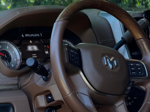 Foto 4 - RAM 3500 Yellowstone Edition 6.7 Turbo Diesel 4x4