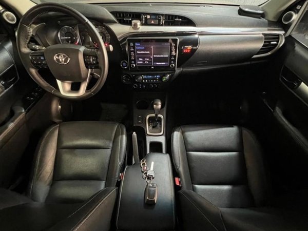 Foto 10 - Toyota Hilux SRX 2.8 Turbo Diesel 4x4