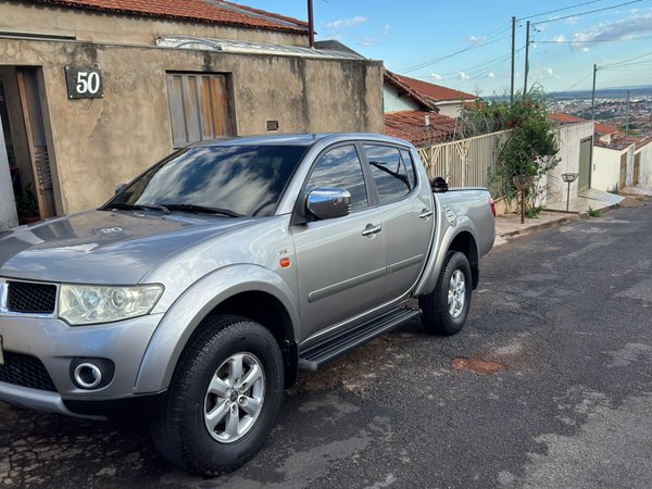 Foto 1 - Mitsubishi L200 Triton HPE 3.5 V6 24v 4x4