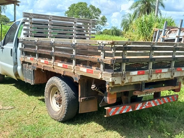 Foto 2 - Ford F350 3.9 Turbo Diesel C.S