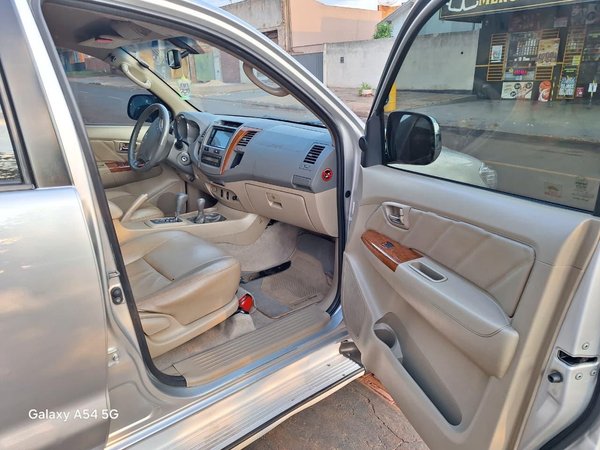 Foto 9 - Toyota Hilux SW4 SRV 3.0 Turbo Diesel 4x4