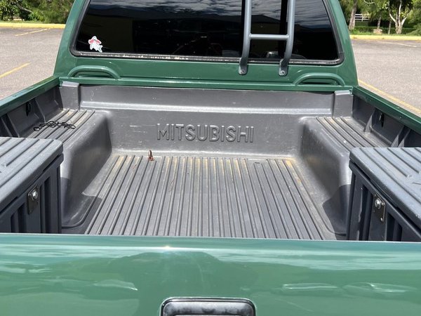 Foto 9 - Mitsubishi L200 Savana 2.5 Turbo Diesel 4x4