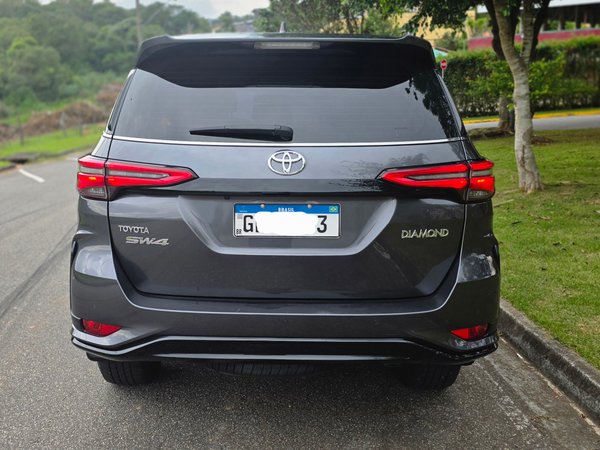 Foto 4 - Toyota Hilux SW4 Diamond D4-D 2.8 Turbo Diesel 4x4