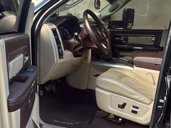 Foto 4 - RAM 2500 Laramie 6.7 Turbo Diesel 4x4