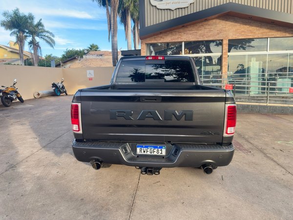 Foto 5 - RAM 1500 Limited Night Edition 5.7 V8 Gasolina 4x4
