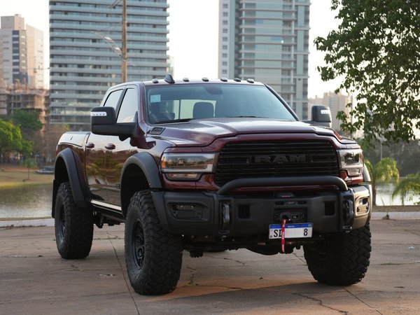 RAM 2500 Laramie 6.7 Turbo Diesel 4x4