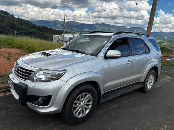 Foto 7 - Toyota Hilux SW4 SRV 3.0 Turbo Diesel 4x4