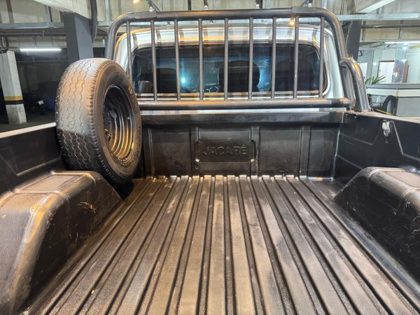 Foto 8 - Ford F1000 3.9 Diesel