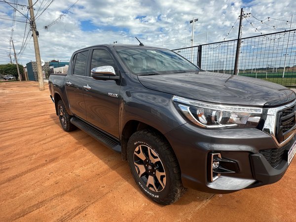 Foto 1 - Toyota Hilux SRX 2.8 Turbo Diesel 4x4
