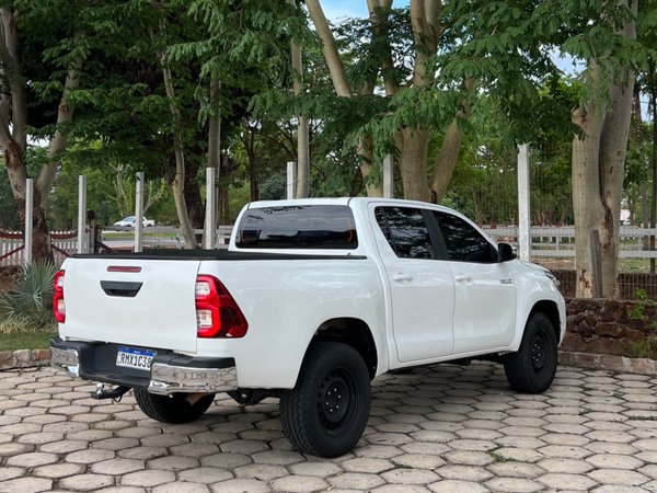 Foto 3 - Toyota Hilux STD 2.8 Turbo Diesel 4x4