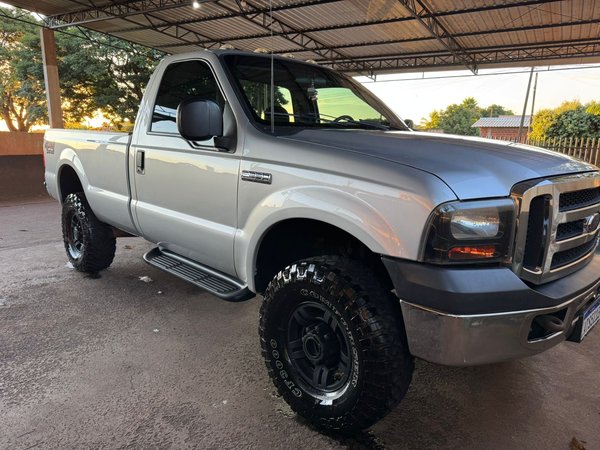 Foto 1 - Ford F250 XLT 3.9 Turbo Diesel 4x4 C.S