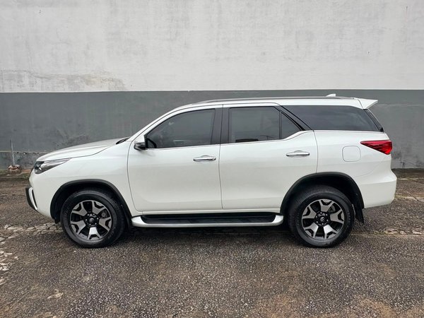 Foto 6 - Toyota Hilux SW4 SRX Diamond 2.8 Turbo Diesel 4x4