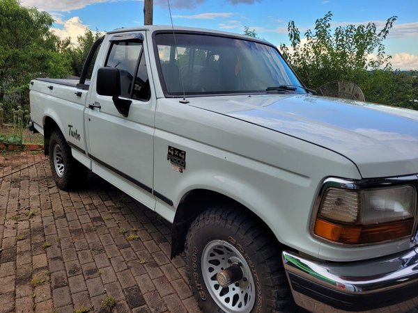 Foto 2 - Ford F1000 XLT 4.3 Turbo Diesel 4x4 C.S
