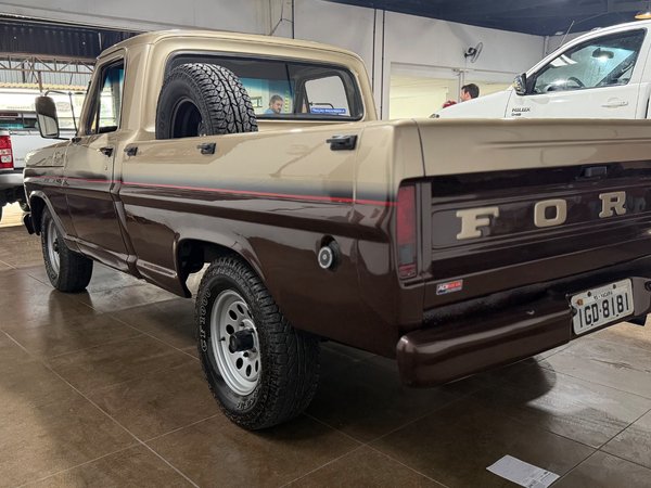 Foto 4 - Ford F1000 Super Série 3.9 Diesel C.S