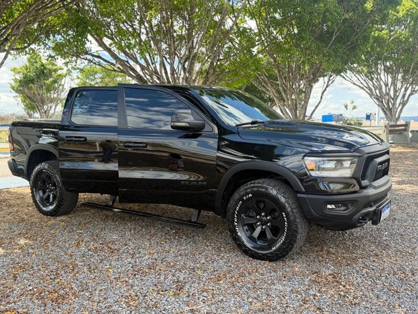 Foto 10 - RAM 1500 Rebel 5.7 V8 Gasolina 4x4
