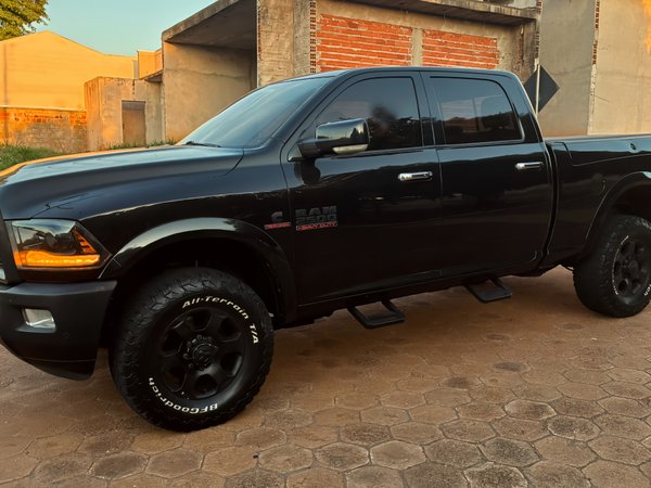 Foto 2 - RAM 2500 Laramie 6.7 Turbo Diesel 4x4