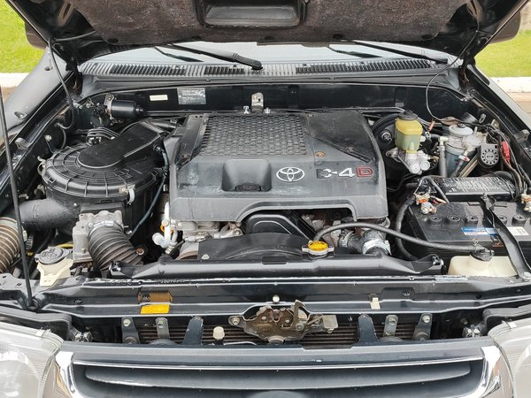 Foto 8 - Toyota Hilux SW4 3.0 Turbo Diesel 4x4