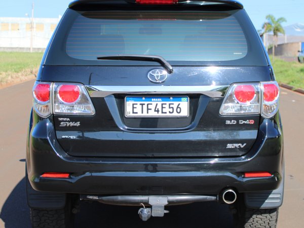 Foto 2 - Toyota Hilux SW4 SRV 3.0 Turbo Diesel 4x4