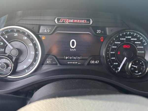 Foto 6 - RAM 1500 Rebel 5.7 V8 Gasolina 4x4