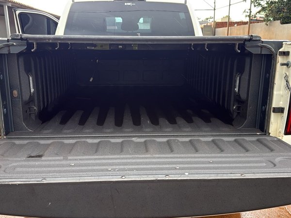 Foto 8 - RAM 2500 Laramie Night Edition 6.7 Turbo Diesel 4x4