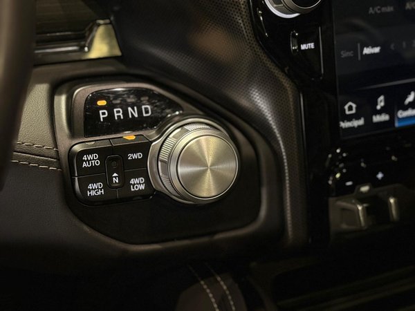 Foto 8 - RAM 1500 Limited 5.7 V8 Gasolina 4x4