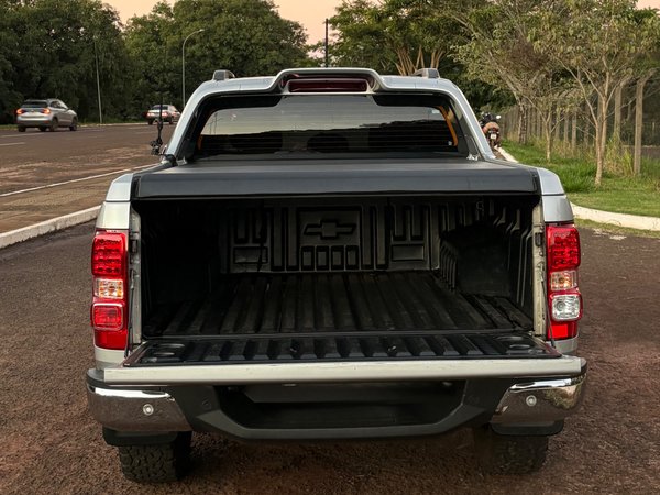 Foto 9 - Chevrolet S10 High Country 2.8 Turbo Diesel 4x4