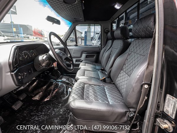 Foto 5 - Ford F1000 XLT 2.5 Turbo Diesel 4x2 C.S