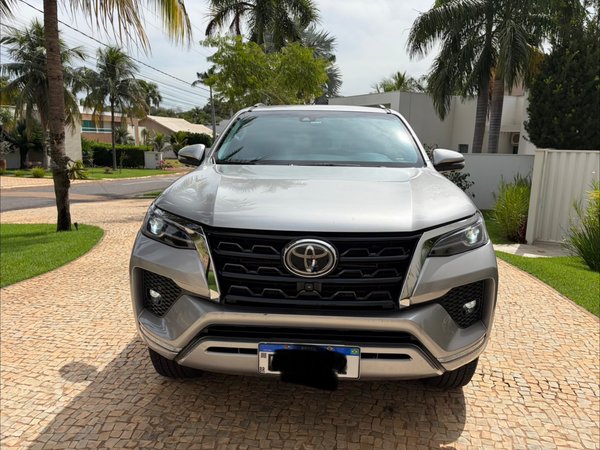 Foto 2 - Toyota Hilux SW4 SRX 2.8 Turbo Diesel 4x4