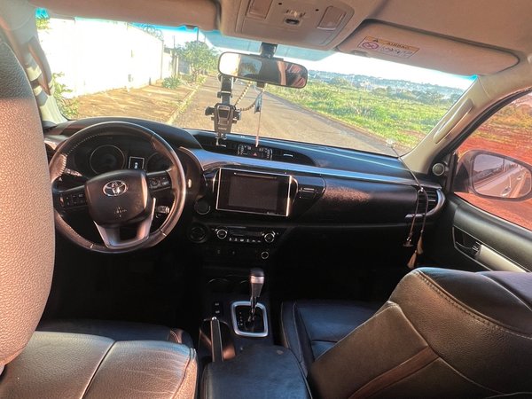 Foto 4 - Toyota Hilux SRV 2.8 Turbo Diesel 4x4