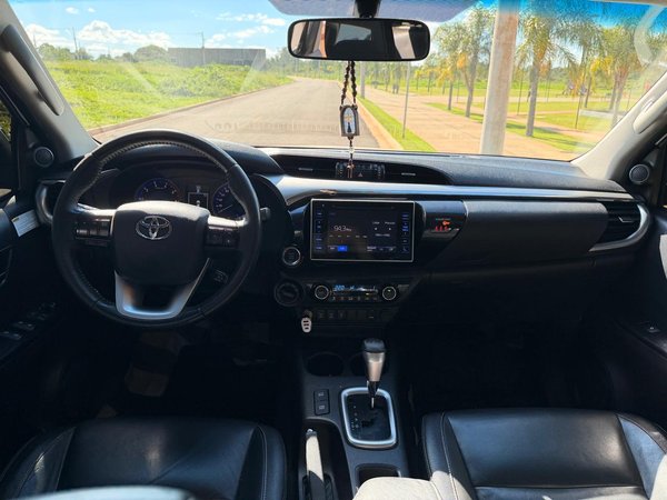 Foto 7 - Toyota Hilux SRX 2.8 Turbo Diesel 4x4