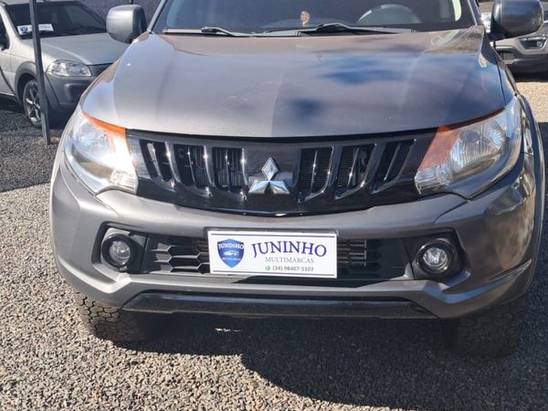 Foto 9 - Mitsubishi L200 Triton Sport GLS 2.4 Turbo Diesel 4x4