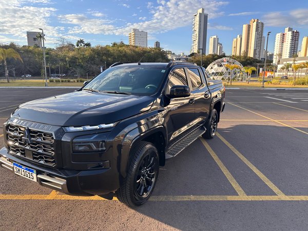 Foto 3 - Mitsubishi Triton Katana 2.4 Bi-Turbo Diesel 4x4