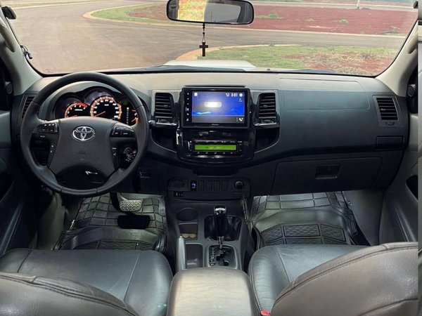 Foto 3 - Toyota Hilux SRV 3.0 Turbo Diesel 4x4