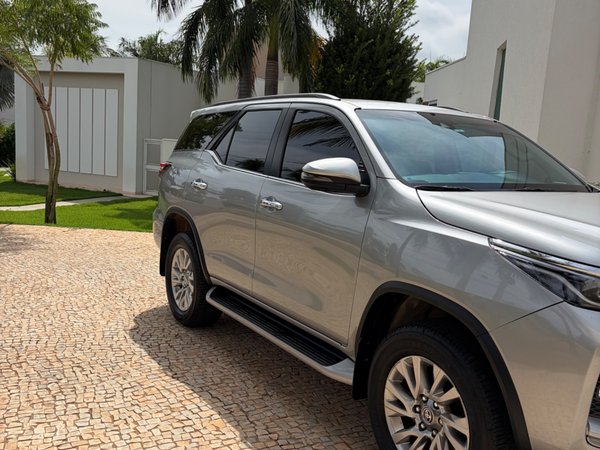 Foto 3 - Toyota Hilux SW4 SRX 2.8 Turbo Diesel 4x4