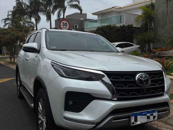 Foto 1 - Toyota Hilux SW4 SRX 2.8 Turbo Diesel 4x4