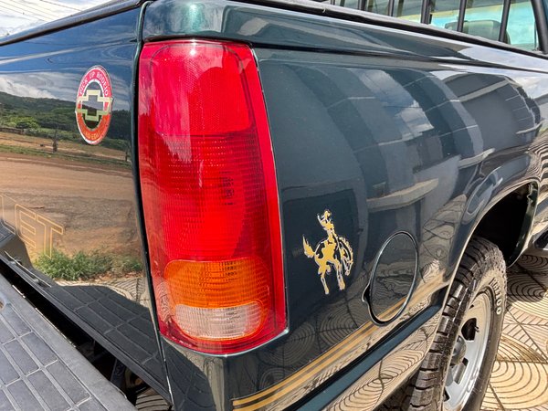 Foto 8 - Chevrolet Silverado Std. 4.2TD 18v