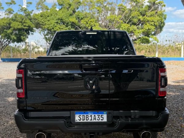 Foto 6 - RAM 1500 Rebel 5.7 V8 Gasolina 4x4
