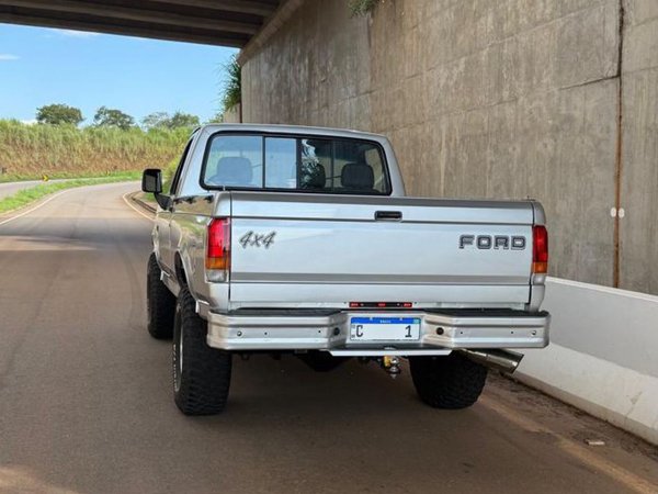 Foto 5 - Ford F1000 XLT 4.3 Turbo Diesel 4x4 C.S