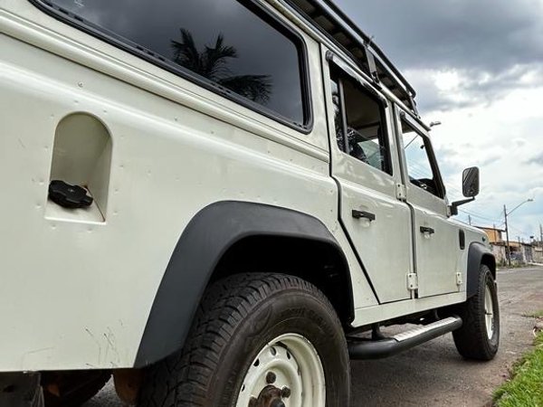 Foto 9 - Land Rover Defender 110 Hcpu 2.5 Turbo Diesel 4x4